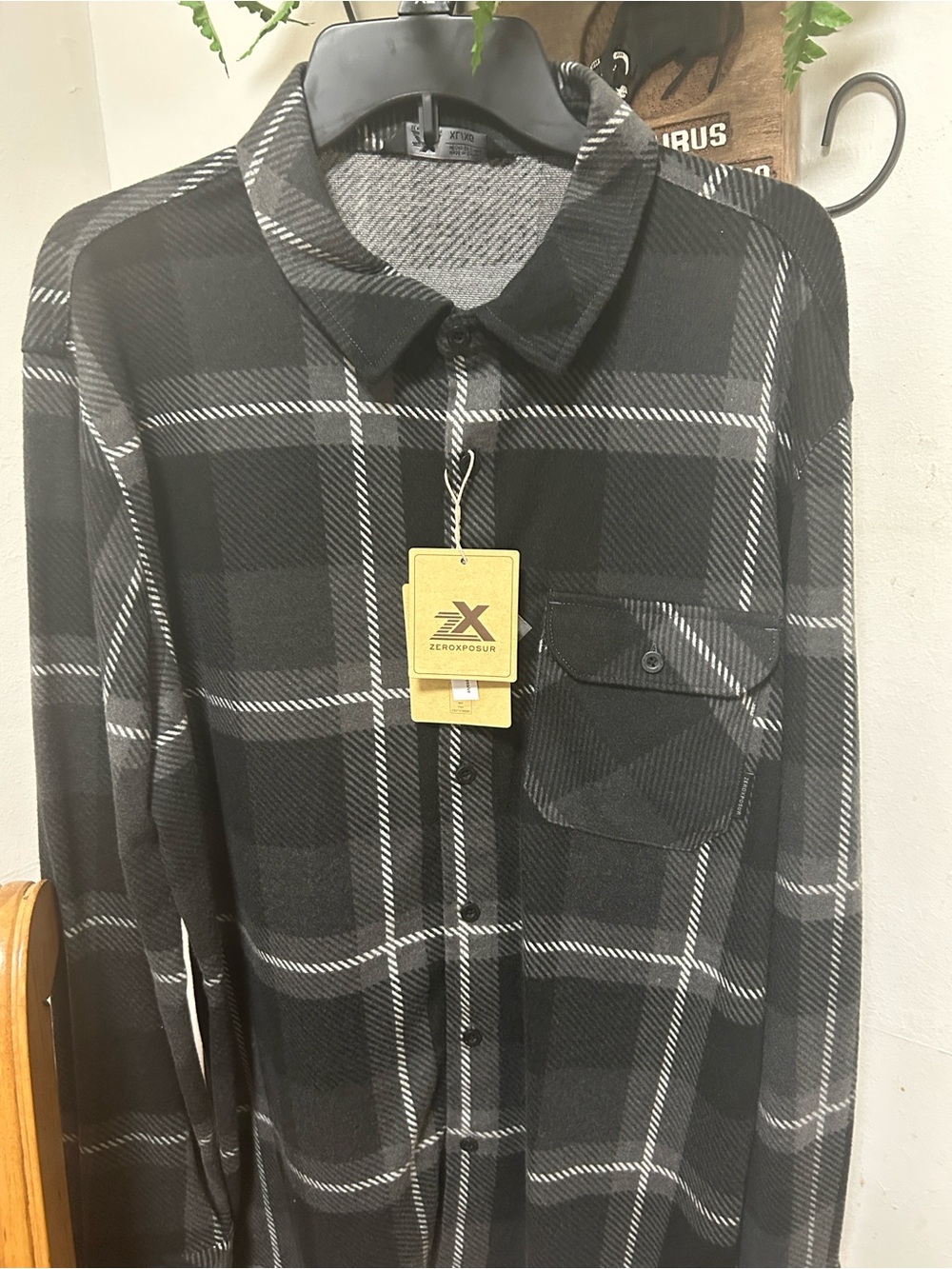 NWT ZeroXposur Men’s Knit Flannel Black & Grey Plaid Button-Up Shirt